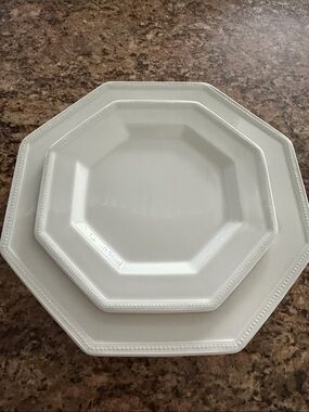 Johnson Bros. Heritage White set of 1 dinner & 1 salad plate octagon shape bead
